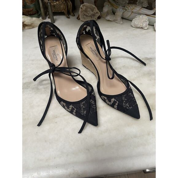 VALENTINO GARAVANI Black Lace Ankle Bow Straps Pointy Toe Espadrilles 38 unique - Picture 2 of 13